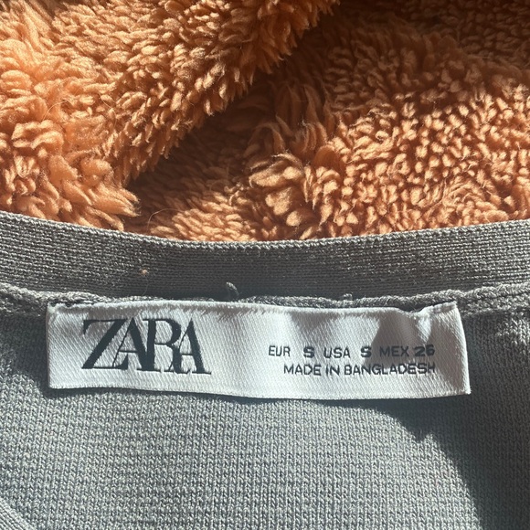 Zara Gray Fitted Cropped Tank - Picture 2 of 5